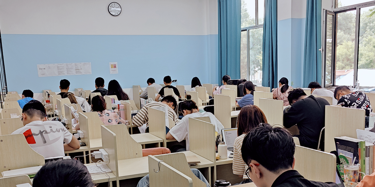 贵阳考研寄宿学校-学习氛围